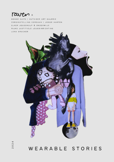 Affiche tentoonstelling Wearable Stories van Raven in Outsider Art Galerie